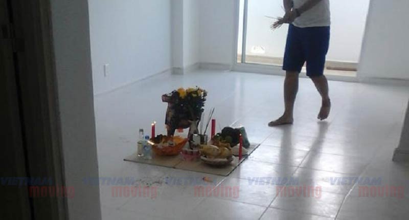 Chuẩn bị mâm cúng nhập trạch sau khi chuyển về nhà mới