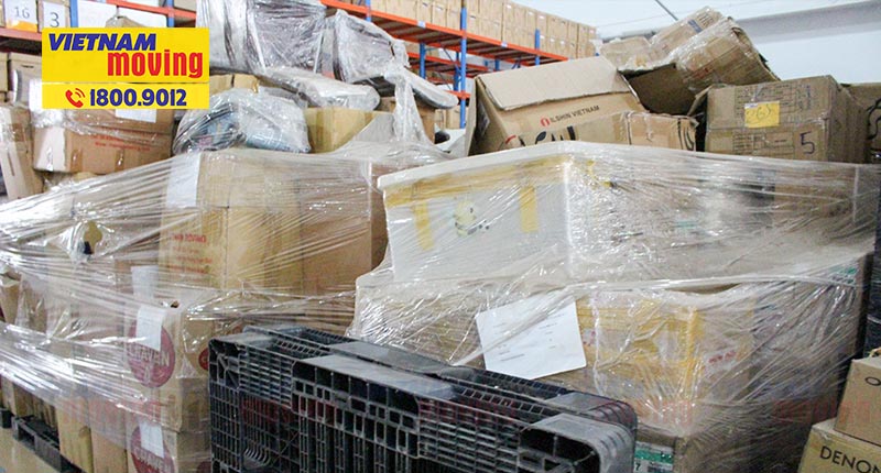 Hàng hóa gửi tạm được đóng gói để trên pallet