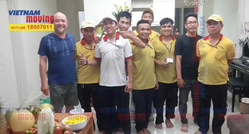 Khách hàng hài lòng với dịch vụ chuyển nhà Vietnam Moving