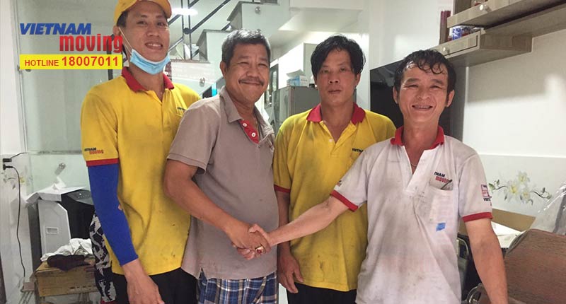 Khách hàng hài lòng với bảng giá dịch vụ chuyển nhà trọn gói Vietnam Moving