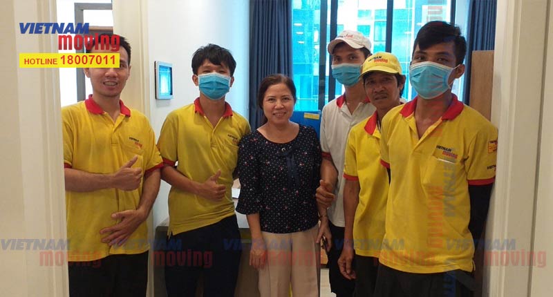Khách hàng sử dụng dịch vụ chuyển nhà trọn gói Vietnam Moving