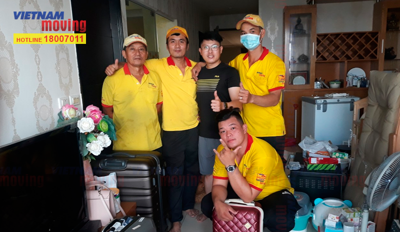 Khách hàng hài lòng với dịch vụ chuyển nhà Vietnam Moving