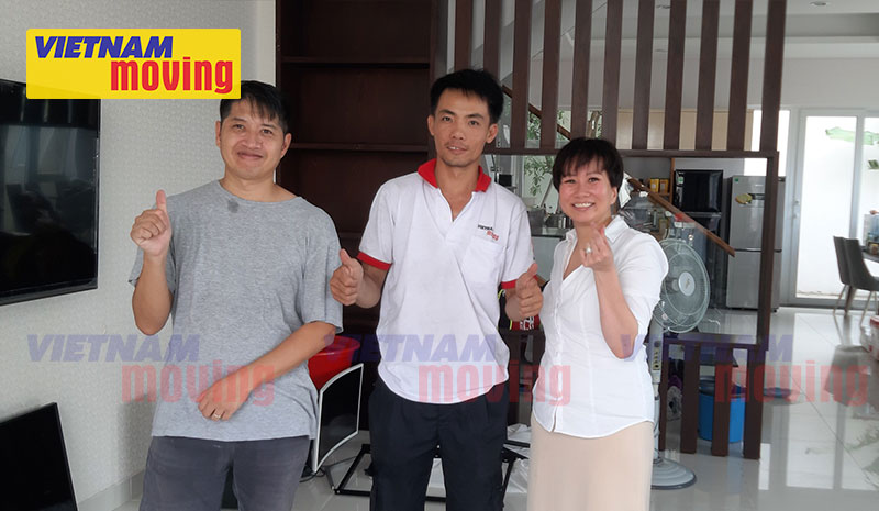 Khách hàng hài lòng với dịch vụ chuyển nhà Vietnam Moving