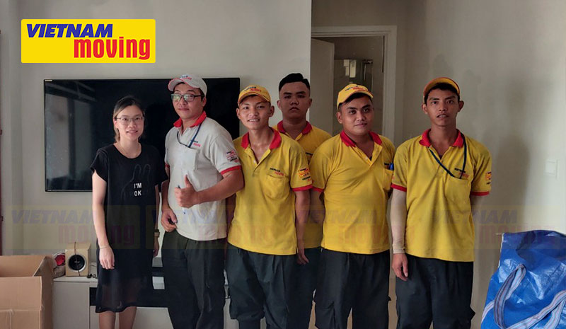 Khách hàng hài lòng với dịch vụ chuyển nhà Vietnam Moving