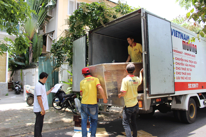Xe tải cung cấp dịch vụ chuyển nhà quận 2 TPHCM tại Vietnam Moving