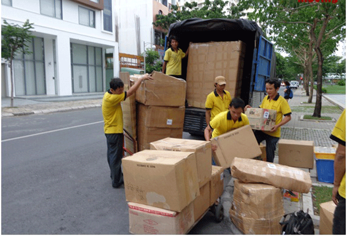 Đội ngũ nhân viên cung cấp dịch vụ chuyển nhà quận Tân Phú TPHCM tại Vietnam Moving